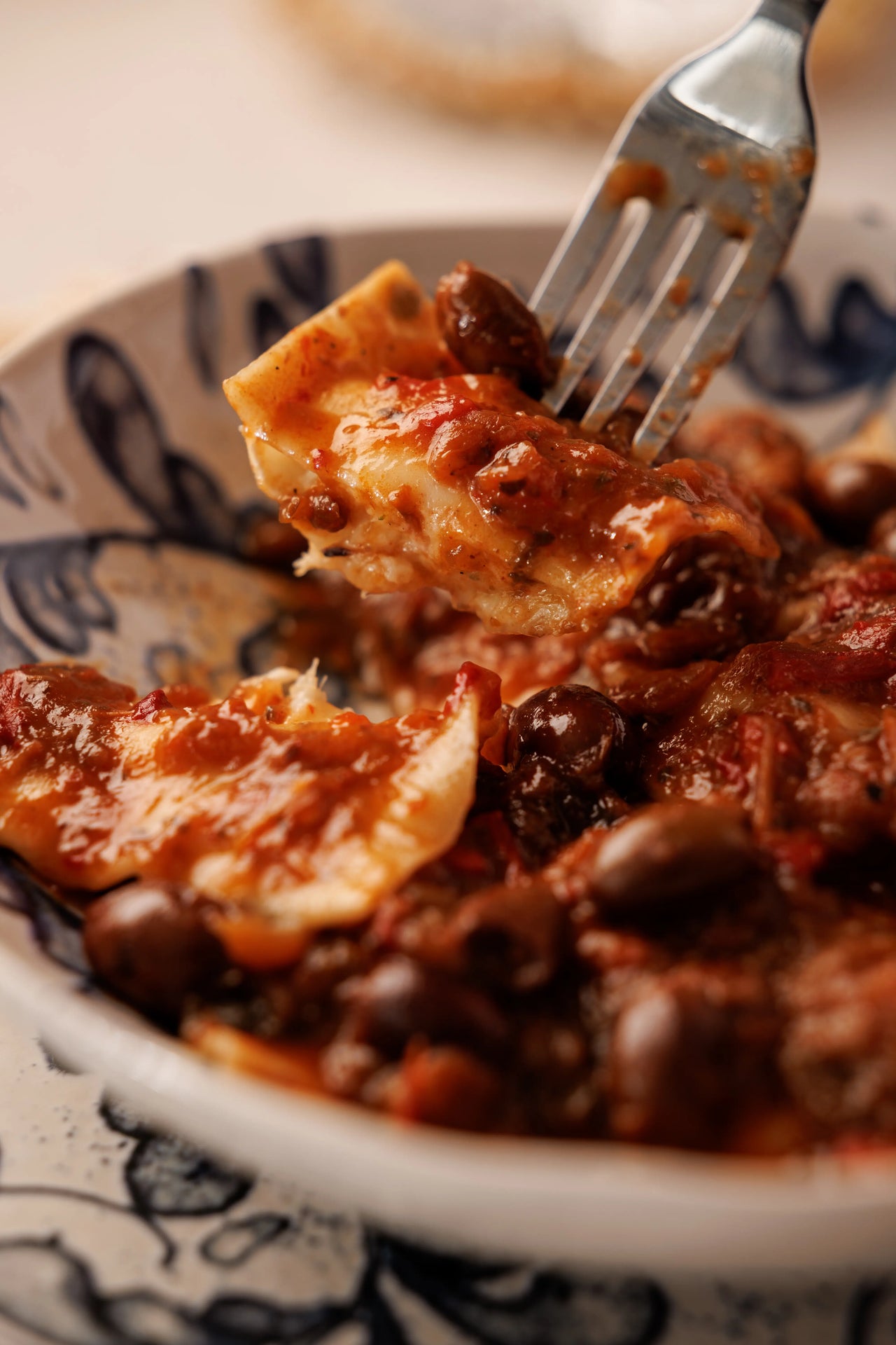 'Lingotto' de Pasta Fresca relleno de Brandada de Bacalao con Auténtica Salsa Caponata Siciliana - SAGÓ