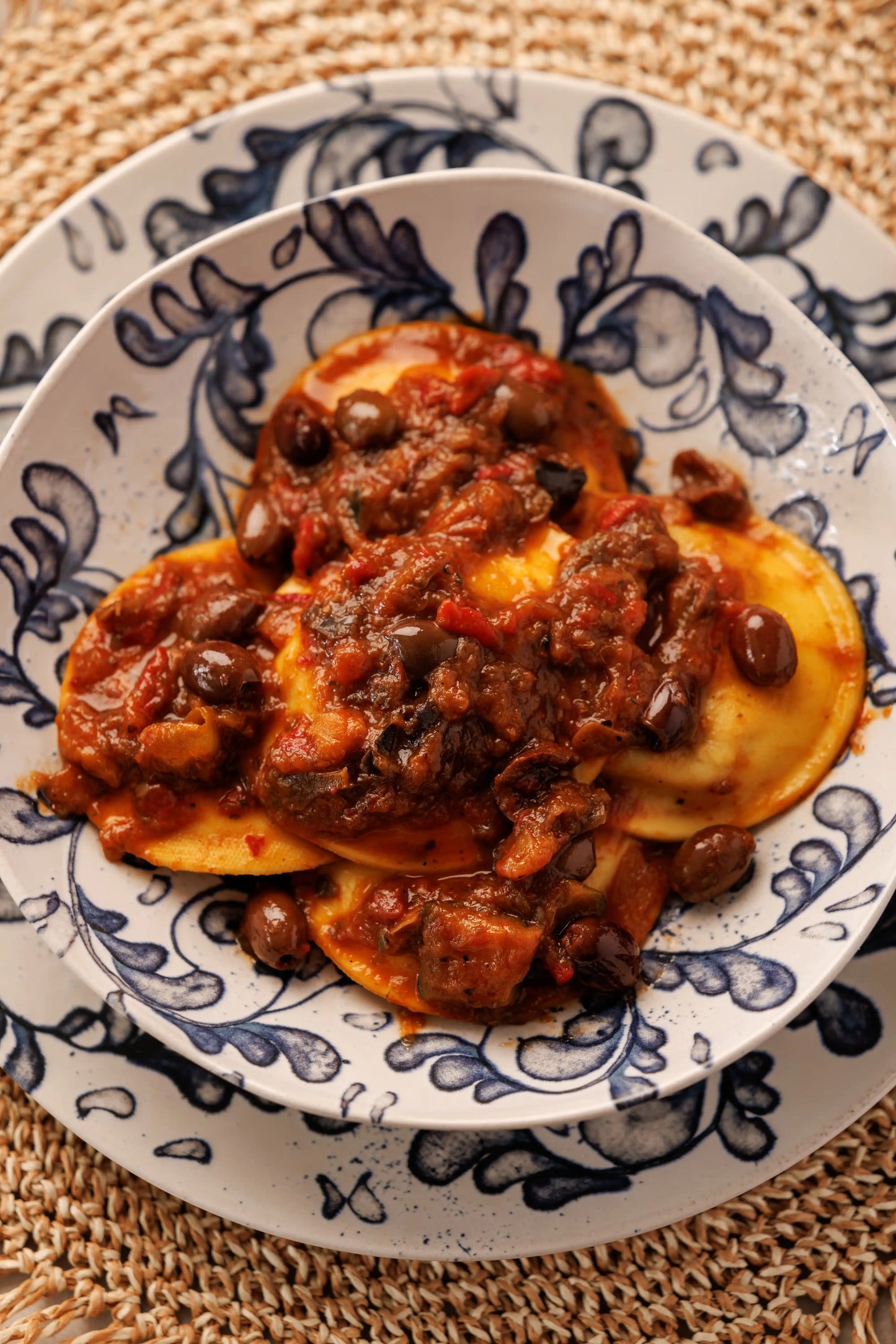 'Grande Ovale' de Pasta Fresca rellena de Berenjena y Scamorza con Salsa Caponata - SAGÓ