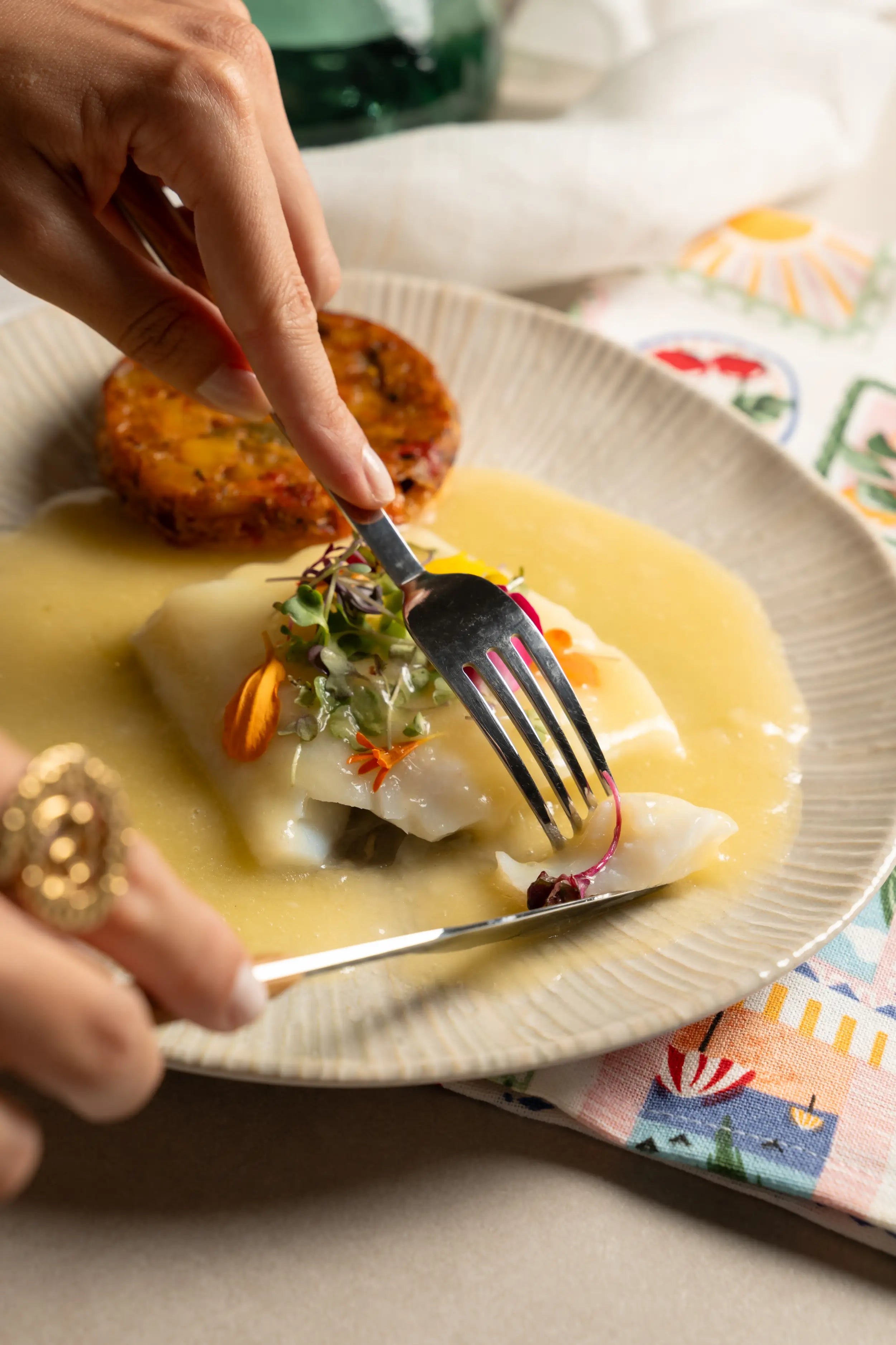 Bacalao al Pil Pil con Tatín Mediterráneo de Verduras - SAGÓ