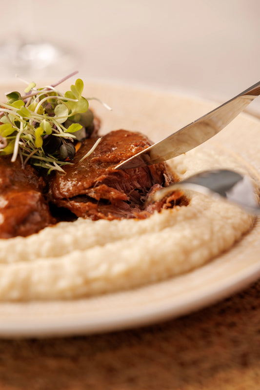 Carrilleras de Cerdo al Curry Rojo acompañado de Puré de Chirivía - SAGÓ
