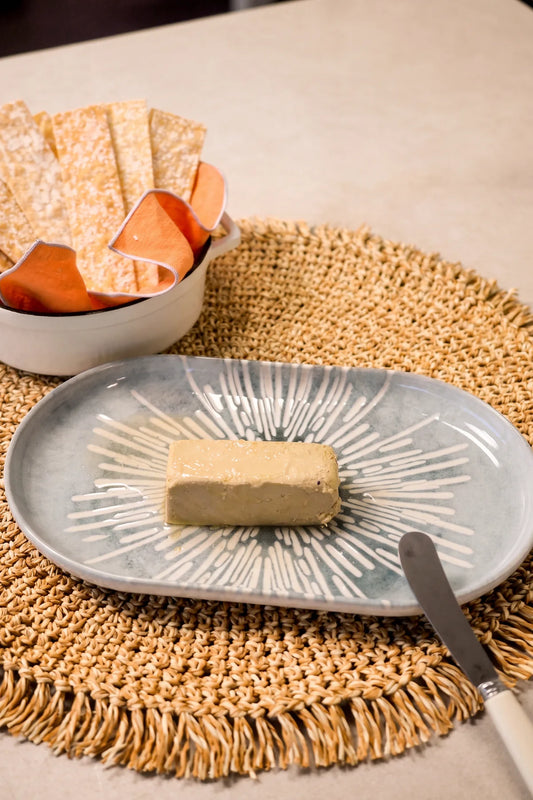 Lingote entero de foie mi-cuit de pato en escabeche con láminas de pan