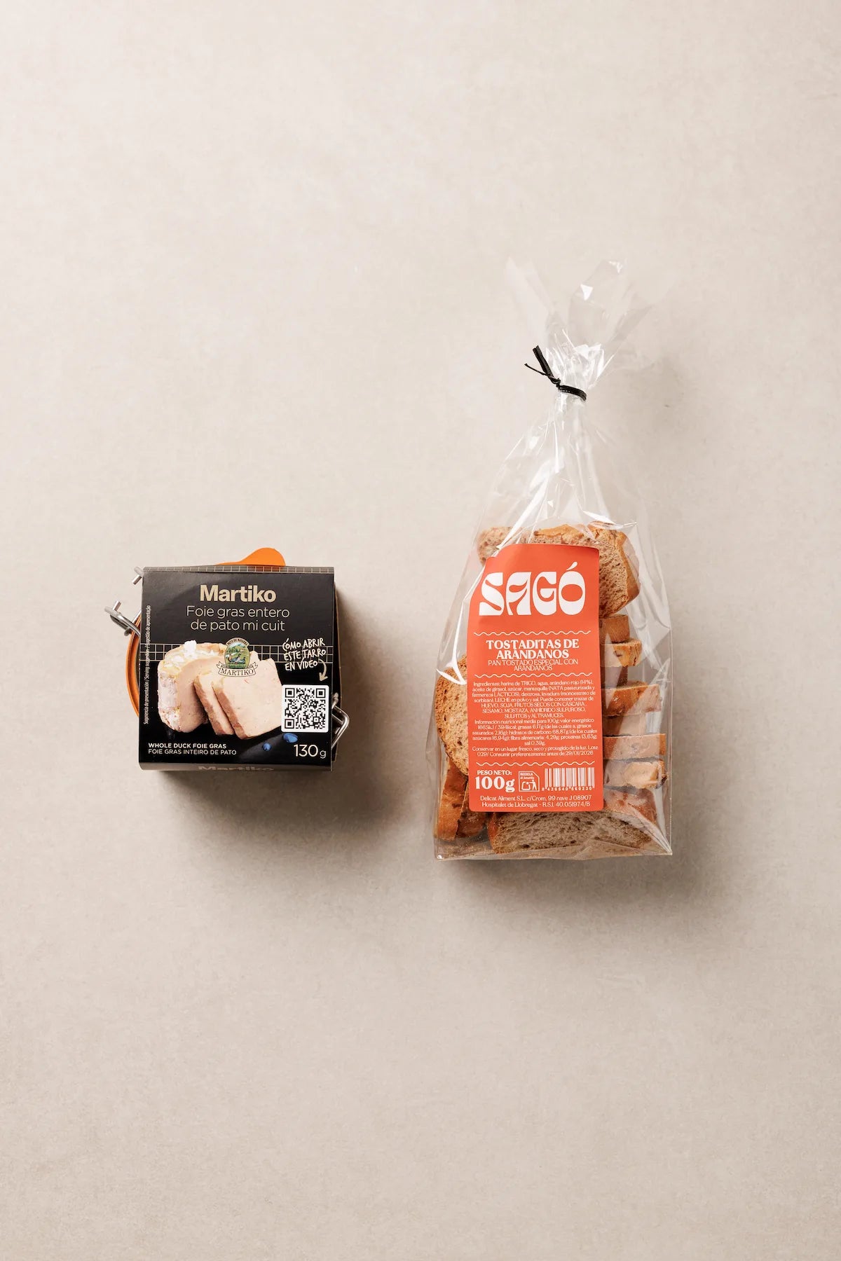 Bocal Foie Gras de Pato Entero "Mi-Cuit" con Tostaditas Crujientes de Mantequilla y Arándanos