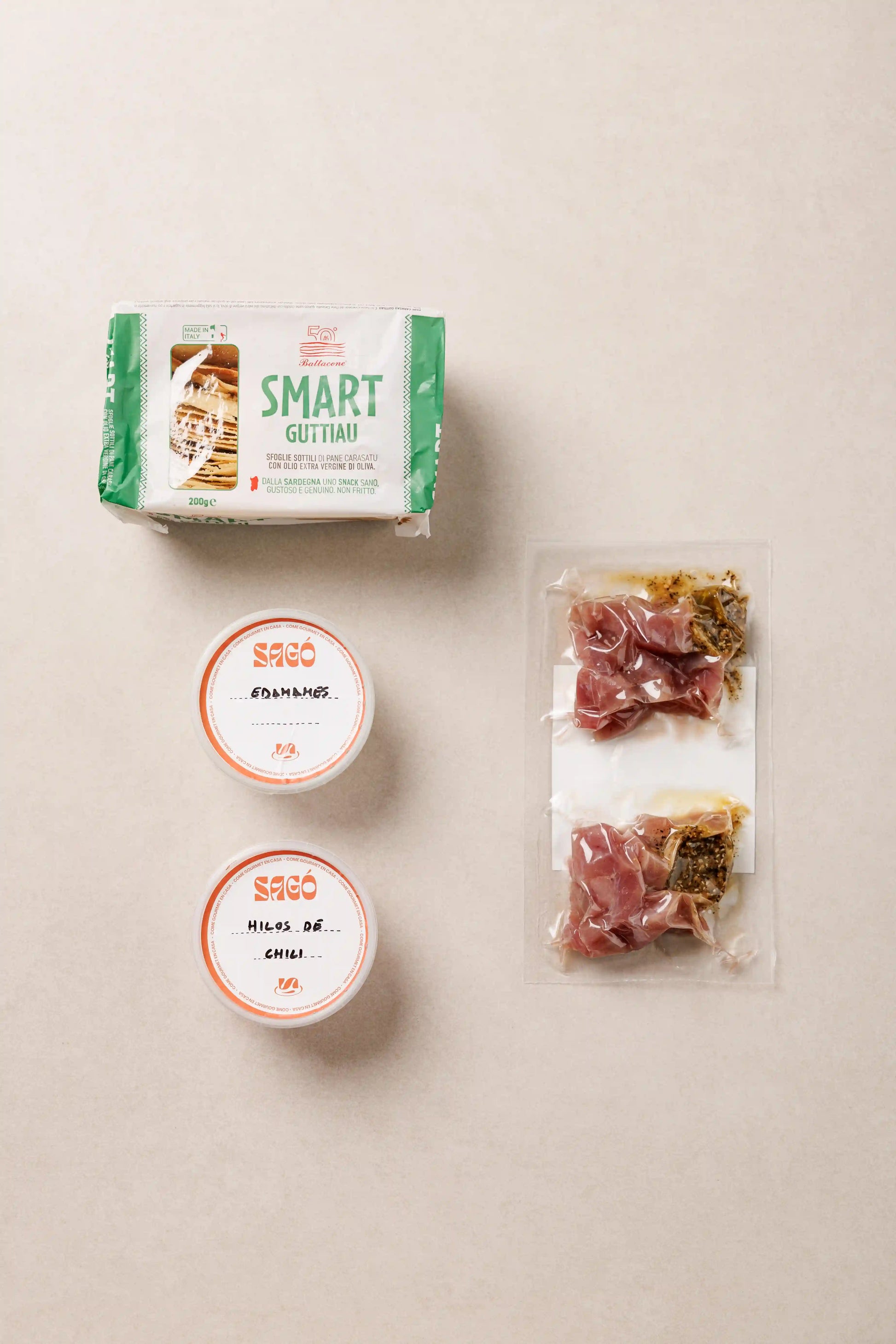 Tartar de Atún con Edamames, Hilos de Chili y Láminas Crujientes de Pan Carasatu ( 2 uds x 100 g) - SAGÓ