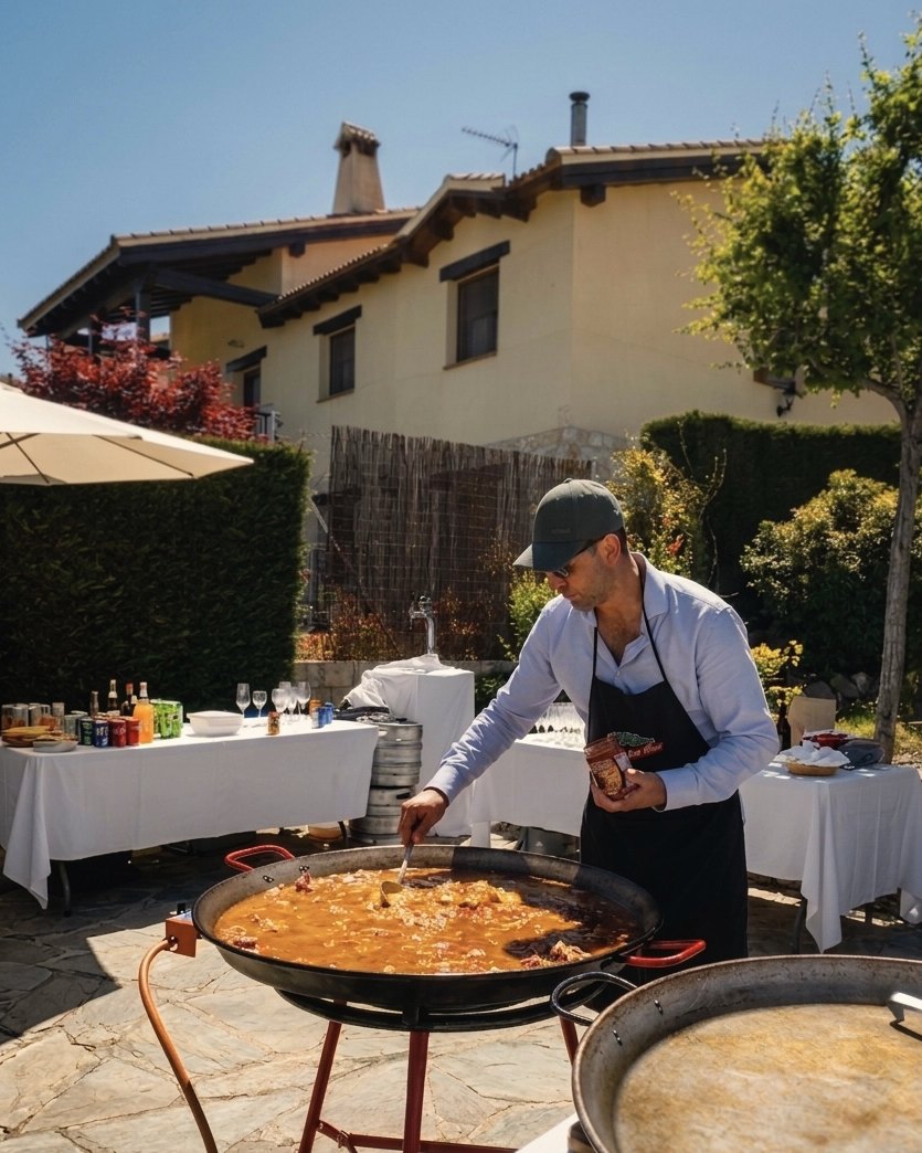 Paella al aire libre en un evento
